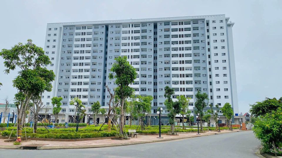 giá và chính sách bán hàng Conic Boulevard 1
